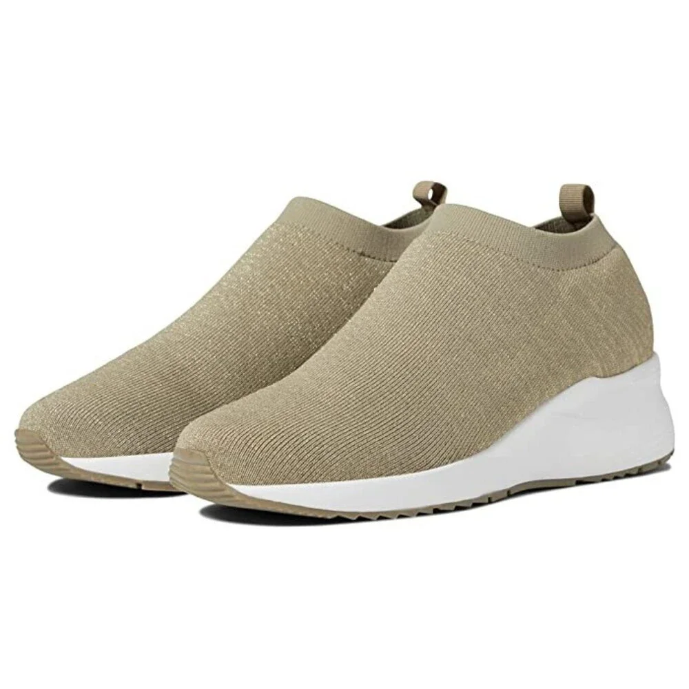 Blondo Kira Sneakers Women's Size 9.5 Taupe Waterproof Slip On Shoes KHD546